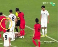 [더영상]송민규 엉덩이를 몰래 '퍽'…로봇 휠체어가 계단 성큼