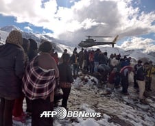 눈높이 무려 4m...히말라야 눈사태 100여명 사망·실종 '최악사고'[뉴스속오늘]