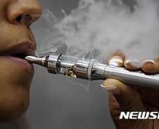 [단독] 10대 소녀들 술·담배에 푹…관련 환자 남학생 대비 압도적