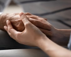 "인공호흡기 그냥 떼줘" 연명치료 중단 의향자, 200만명 넘어