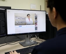 유튜브 믿고 여드름 치료제 샀다 탈모?…높은 조회수 속지 마세요