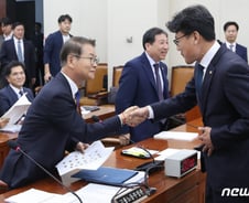 野 "근로시간 개편안 설문지 공개하라"…이정식 "왜곡·혼선 우려"