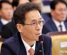 "도로공사 장학재단 사장 연봉 1.6억...전관 카르텔 특혜"