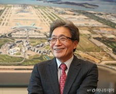 [단독]올해 반도체 장비 수출 4조...삼성 제재 유예로 '하늘길' 열렸다