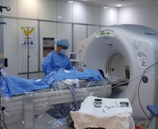 수술 없이 암세포 태우고, 얼리고…요즘 이런 '암 치료법' 뜬다