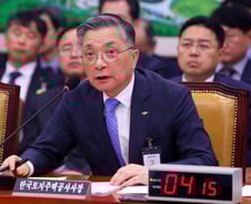 '철근누락' LH에 십자포화…이한준 사장 "입주지체 보상금 선납 검토"