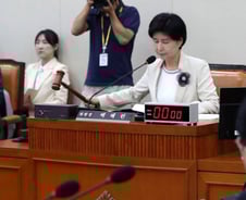 정무위, '증인 불출석' 홍범준 좋은책신사고 대표 형사고발 검토