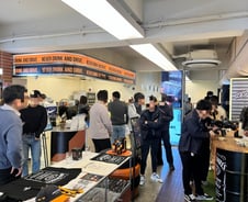 [르포]F1 팬들도 반했다…성수동 '잭다니엘스·맥라렌' 팝업 가보니