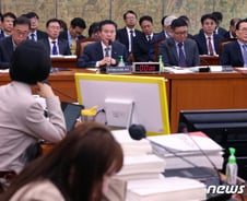 "넷플·디즈니에 왓챠·티빙·웨이브 밀린다"…'하청기지 전락' 우려