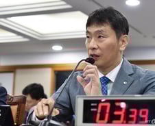 "불법 공매도 뿌리 뽑아달라"···이복현 금감원장 "최대한 적발"