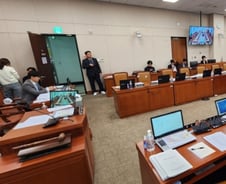 "공영홈쇼핑 감사, 정치활동 되나?"…국감서 '여야' 충돌, 산자위 파행