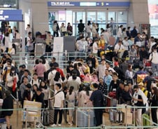 [단독]'공항 이용료'도 오른다…외국인 '환승료'부터 인상 추진