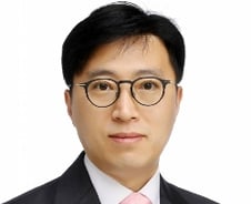 [청계광장]어려 보이고 싶은 욕망을  자극하다