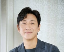 [단독]이선균 협박 피의자는 '유흥업소 20대 女실장'…지난주 구속