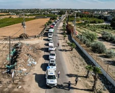 가자 '생명줄' 라파 통로, 세 번째 열렸다…"트럭 십여대 통과"