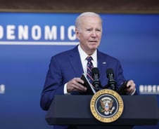 하마스, 고령 인질 2명 추가 석방…바이든, 휴전 가능성엔 "인질 석방 먼저"