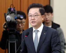 강석훈 산은 회장, 아시아나항공 30일 이사회에 "합리적 결정 기대"