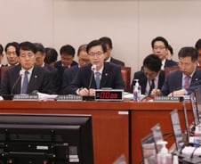 방문규 "R&D예산 더 반영 노력…전기료 인상보다 한전 구조조정 먼저"