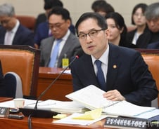 "신종 노예" "횡포 난무" 갑질 성토...떡참 "위약금 0원" 약속