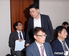 "이재명 특보 유창오 공영홈쇼핑 상임감사, 관용차·법카 사적 유용 의혹"