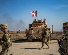 美 "시리아 친이란 시설 2곳 공격"…커지는 중동 확전 불안감