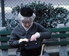 4년간 '할머니 체험'한 26살 디자이너…모두의 존엄성을 위하여