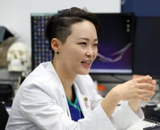 "성전환 아니고 성별확정 수술"… 성 정체성, 몸으로 찾아주는 이 의사