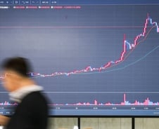 "비트코인 올라타자" 가상자산 거래소들의 수수료 '0원 전쟁'