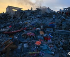 이스라엘, 가자 난민촌 2차 공격…美 '전쟁범죄' 비판에 침묵 [영상]