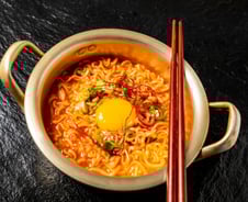 투서 한 장에 발칵…라면에 '공업용' 쇠기름? "억울하다"[뉴스속오늘]