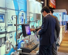 AI 정밀수술에 봉합시간 단축기법까지… 술기 배우러 온 흉부외과 의사들