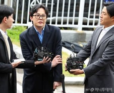 춤추듯 흐느적, 몸 꺾인 채 '얼음'…마약중독자들이 '좀비' 되는 이유