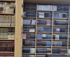 "그냥 만화방 아닙니다"…빨래 널고 이불 덮고 사장님표 라면까지[르포]