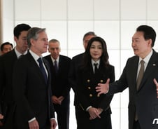 尹대통령·국민의힘 지지율 동반 상승…'외교·민생·경제' 긍정평가