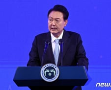 '이준석 신당' 논란에 尹대통령 지지율 35%…3주 만에 하락