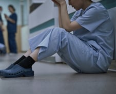 '이브데이'하는데 "쉬긴 하잖아"…간호사 우울증 키우는 한마디