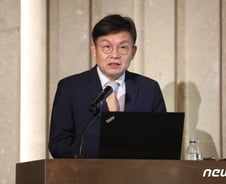 '의협 징계' 받은 김윤 서울대 교수의 반격…"국민들이 지탄할 것"