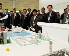 "수소환원제철, 이거였네" 철강의 미래 선보인 포스코