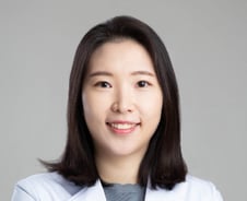 얼굴 화끈, 툭하면 욱…갱년기 우리 엄마, '호르몬 치료' 받아야 할까