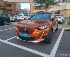 1000만원이 '뚝' 푸조 e-2008…충전 없이 거리 200㎞ 달려보니[시승기]