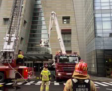 초고층 시니어타운 화재 훈련…"무리한 대피 NO, 구조 기다려야"[르포]