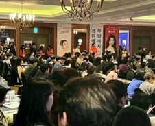 "필러, 리프팅 실 배우러 가자" 소아과 의사 250명, 강남 모인 까닭은