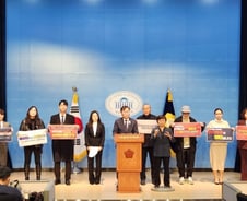 "눈썹문신 합법화, 늦어질수록 국민만 손해" 반영구화장사들의 외침