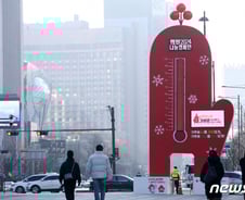 [광화문]보름여 남은 올해도 못 고쳤다