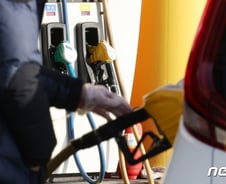 OPEC+ 단합력 약화·美 셰일오일…감산 합의에도 하락하는 유가