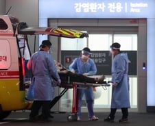 응급실서 앉은 채 숨진 독거노인…남 얘기가 아닙니다