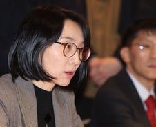 국민 90%가 원하는데 "여론 따르지 말라고?"…정부 vs 의협 충돌