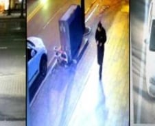 "이거 진짜야" 성탄절 밤 괴한의 총격…동남아 오가던 범인 미스터리[뉴스속오늘]