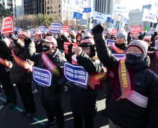 의대 정원 '강대강 대치'…의협회장 선거 정국 '의료계 총파업' 현실화?