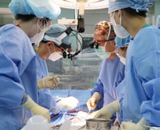 인공심장 이식 받은 아들…14년전 같은 병원에서 엄마도 '심장 이식'